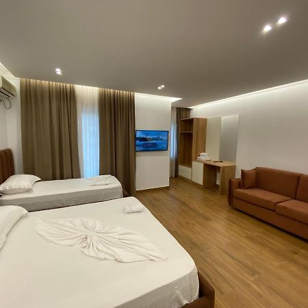 Hotel Vila Mare Durrës Exteriér fotografie