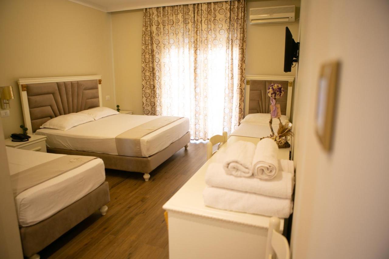 Hotel Vila Mare Durrës Exteriér fotografie
