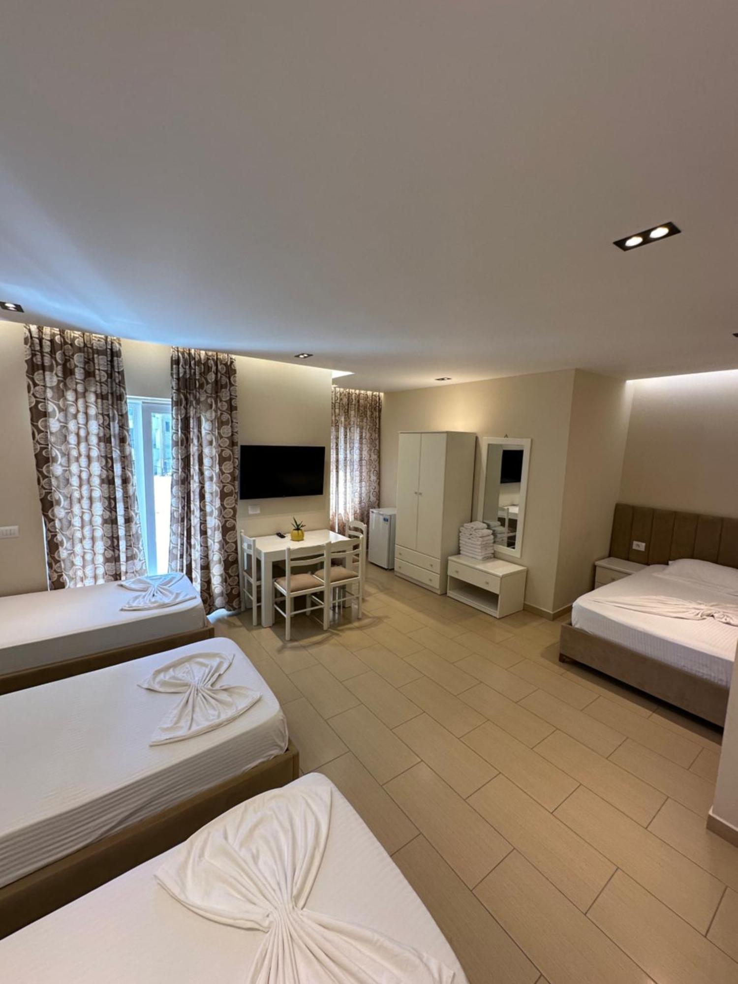 Hotel Vila Mare Durrës Exteriér fotografie