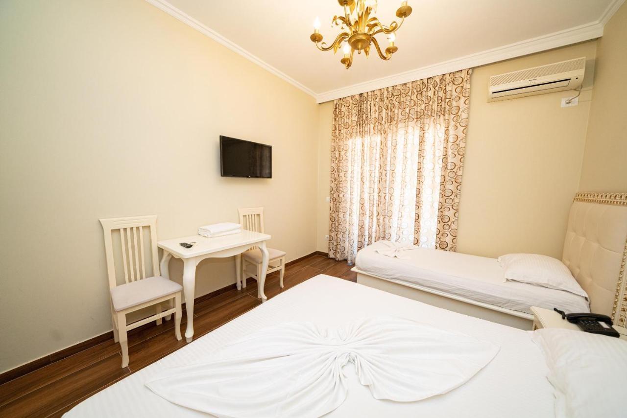 Hotel Vila Mare Durrës Exteriér fotografie