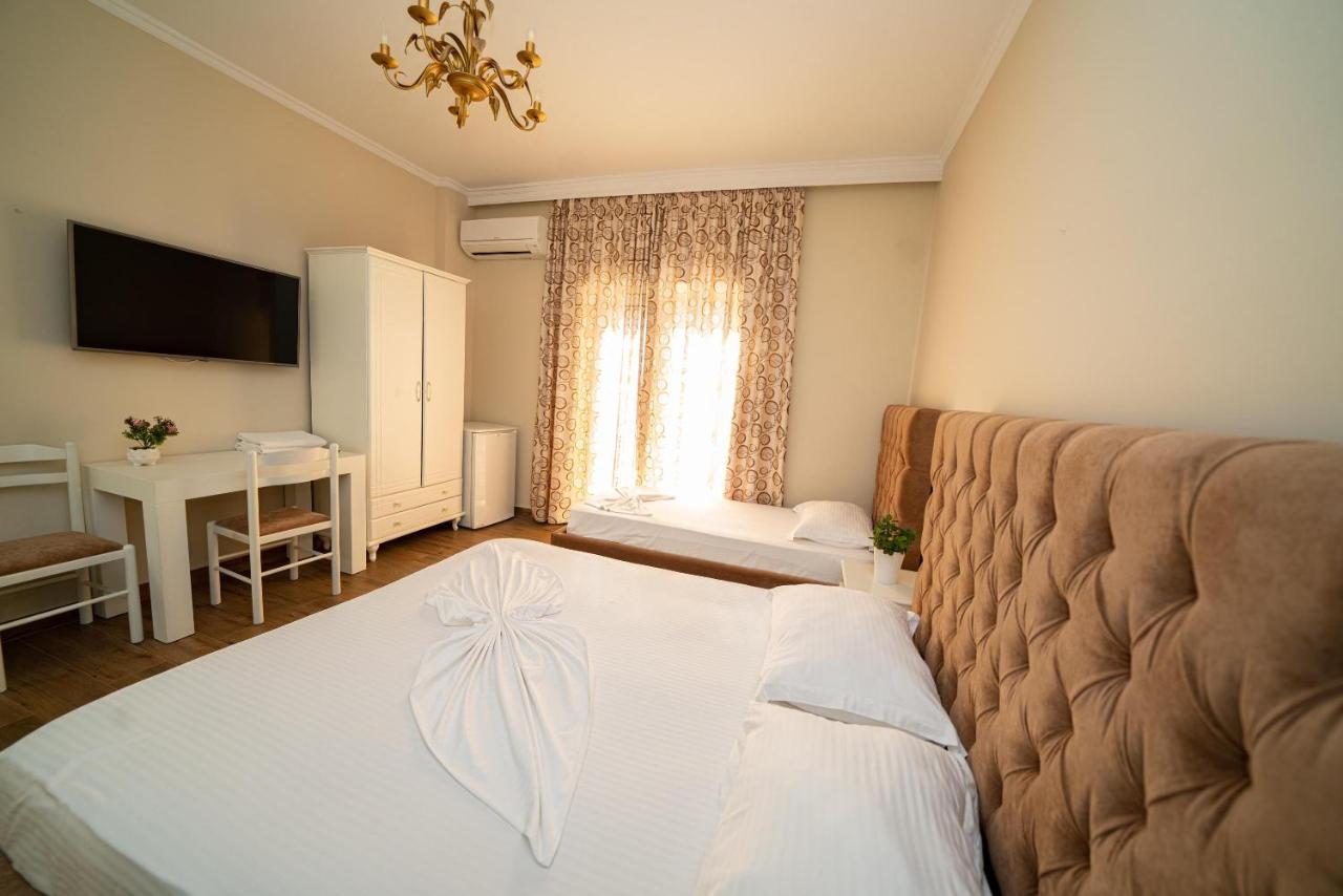 Hotel Vila Mare Durrës Exteriér fotografie