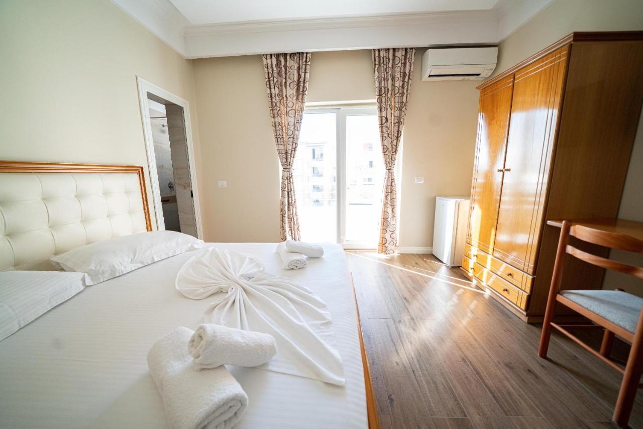 Hotel Vila Mare Durrës Exteriér fotografie